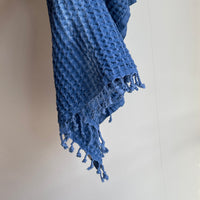 Stonewashed cotton towel - cobalt
