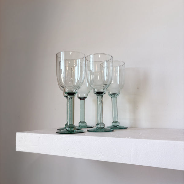 Wine glass set